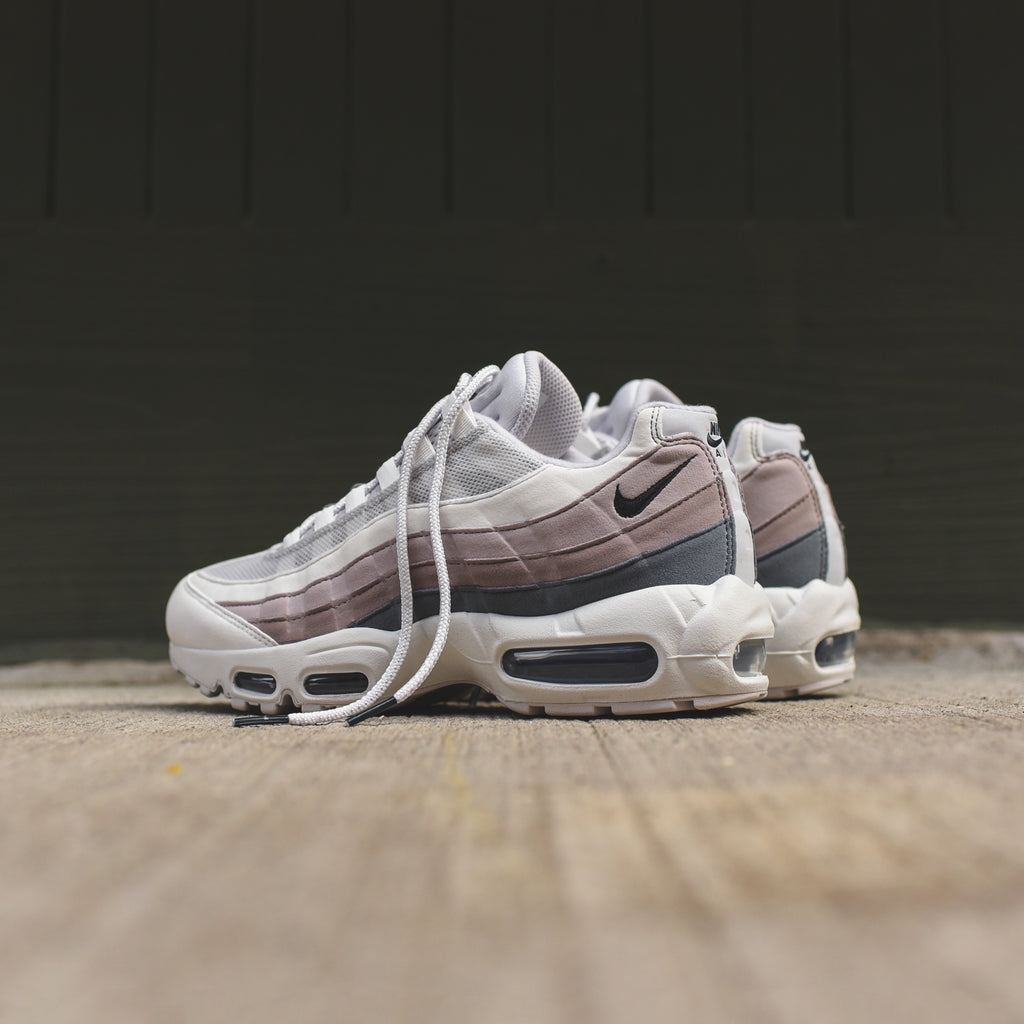 womens grey 95s