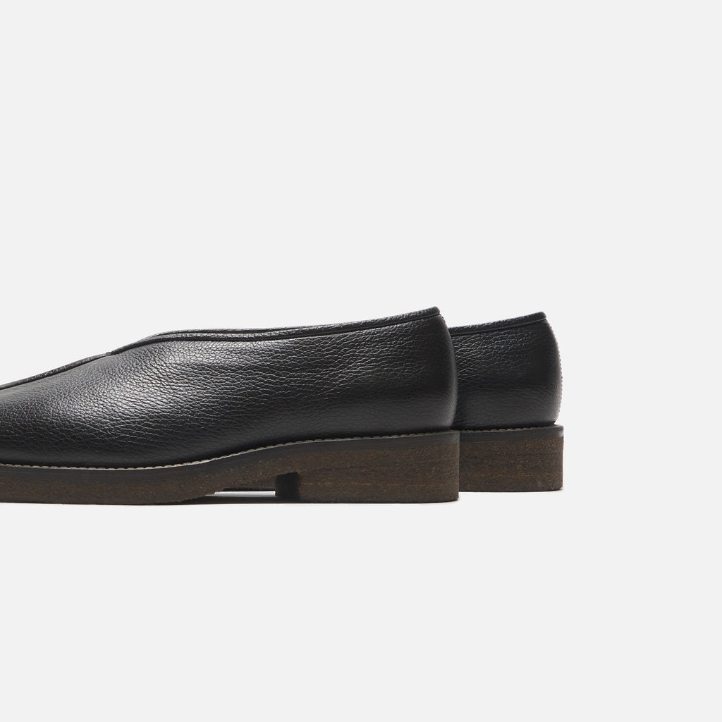 Lemaire Piped Slippers Grain Calf Leather - Black – Kith