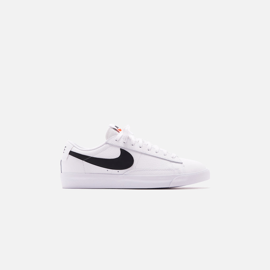 nike blazers low black and white