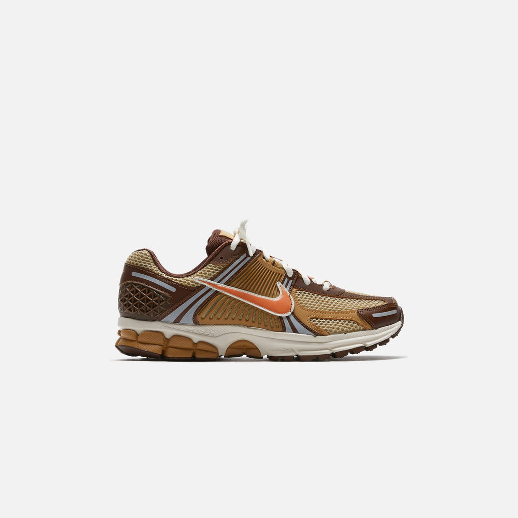 Zoom Vomero 5 - Wheat Grass / Gold Suede / Cacao Wow – Kith
