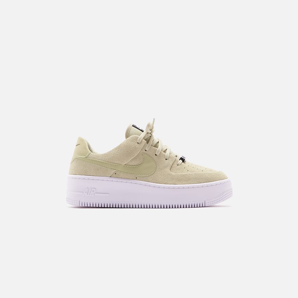 Adaptar rumor Comité Nike WMNS Air Force 1 Sage Low - Olive Aura / White – Kith