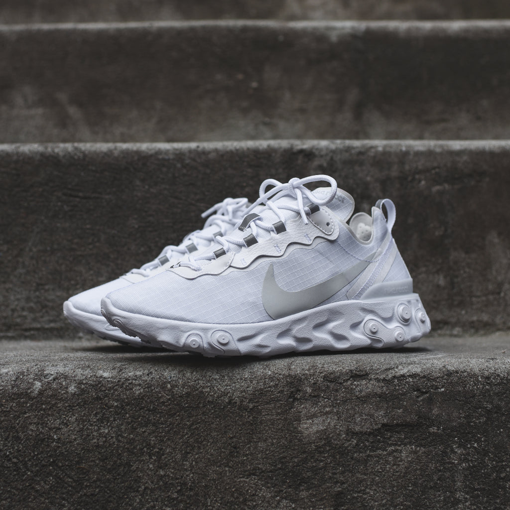 nike element all white