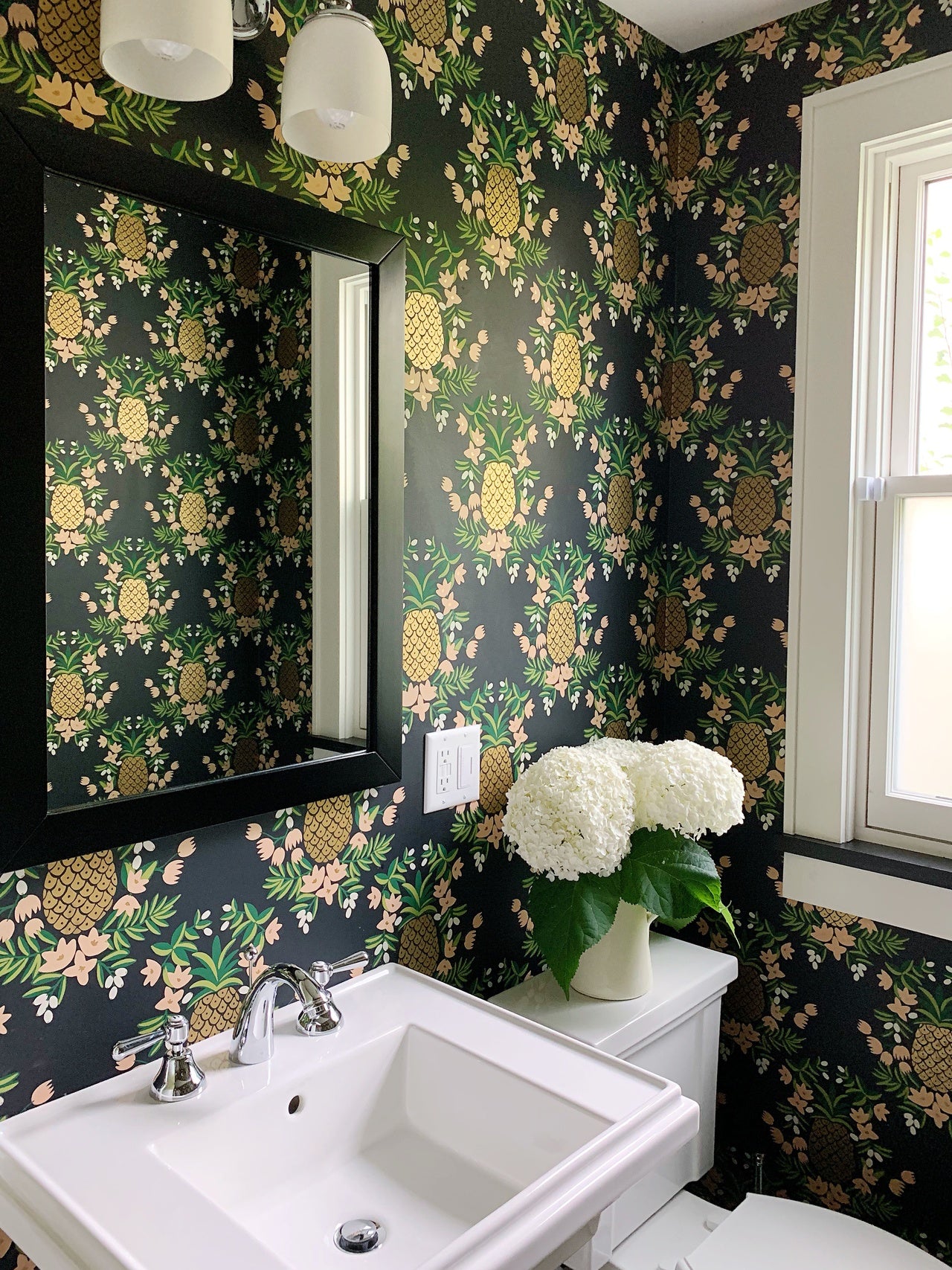 Pineapple Ebony wallpaper | Rifle Paper Co. | Hygge & West