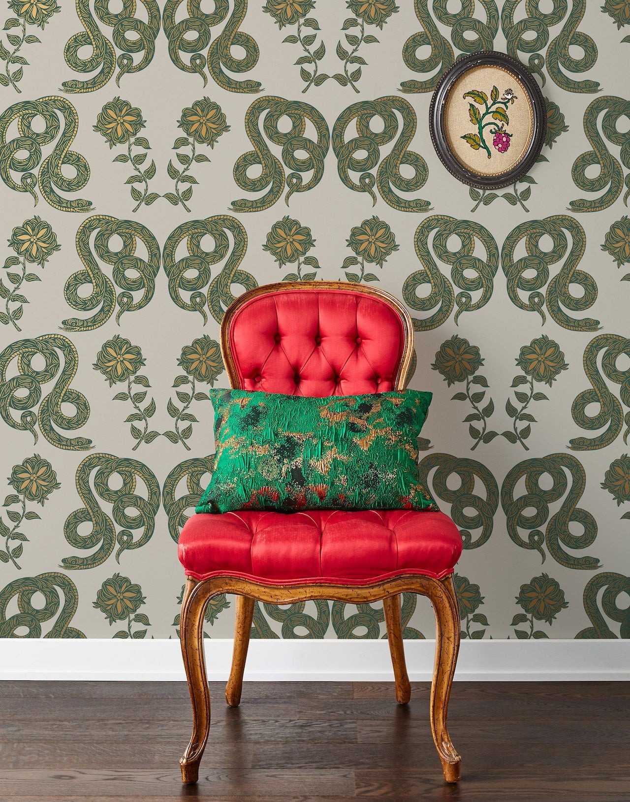 Pattern Players: PATCH NYC | Serpentine Juniper wallpaper | Hygge & West