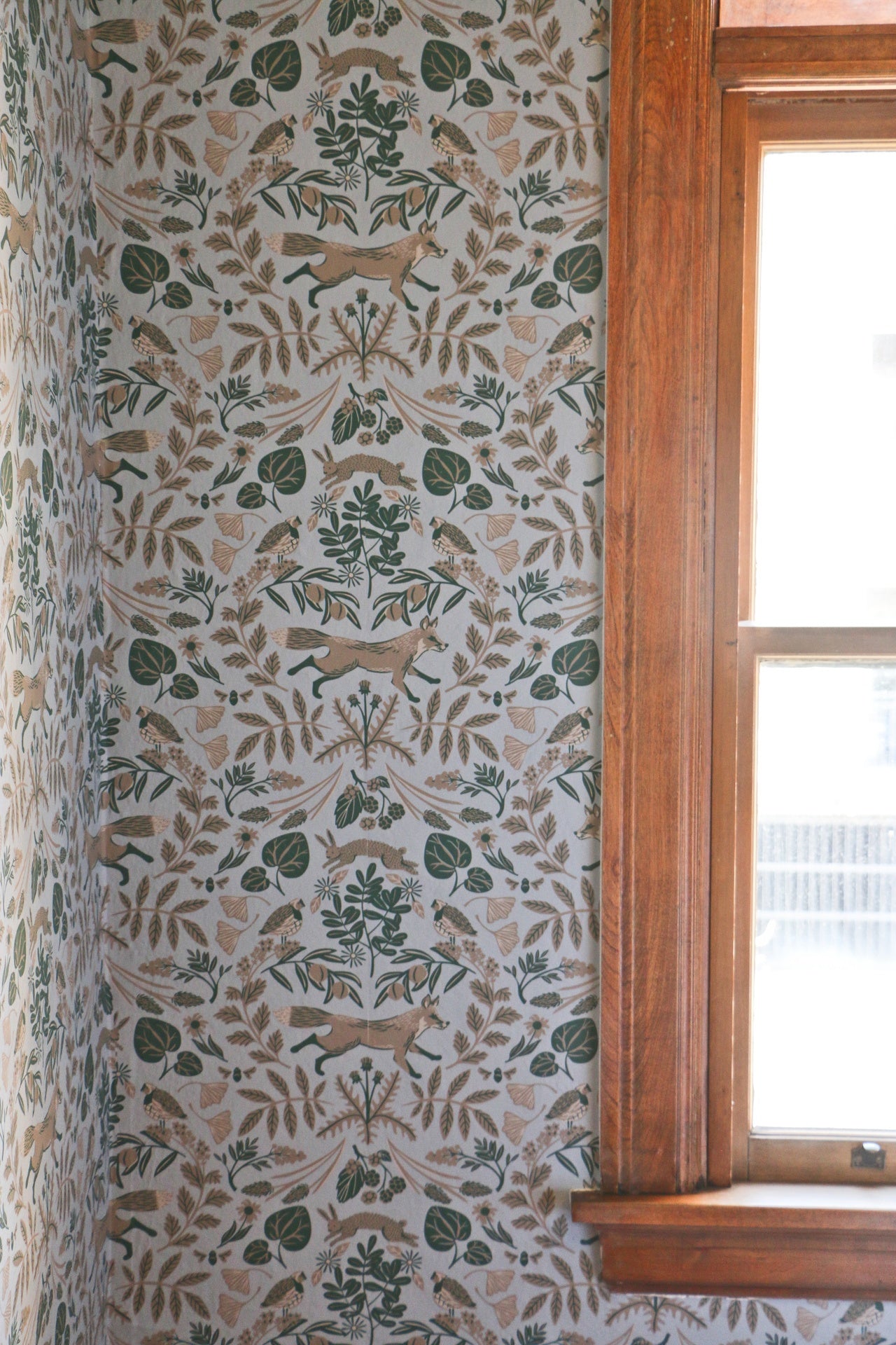 Pattern Players: Batya Stepelman | Walltawk | Piedmont Mist wallpaper | Helmsie | Hygge & West