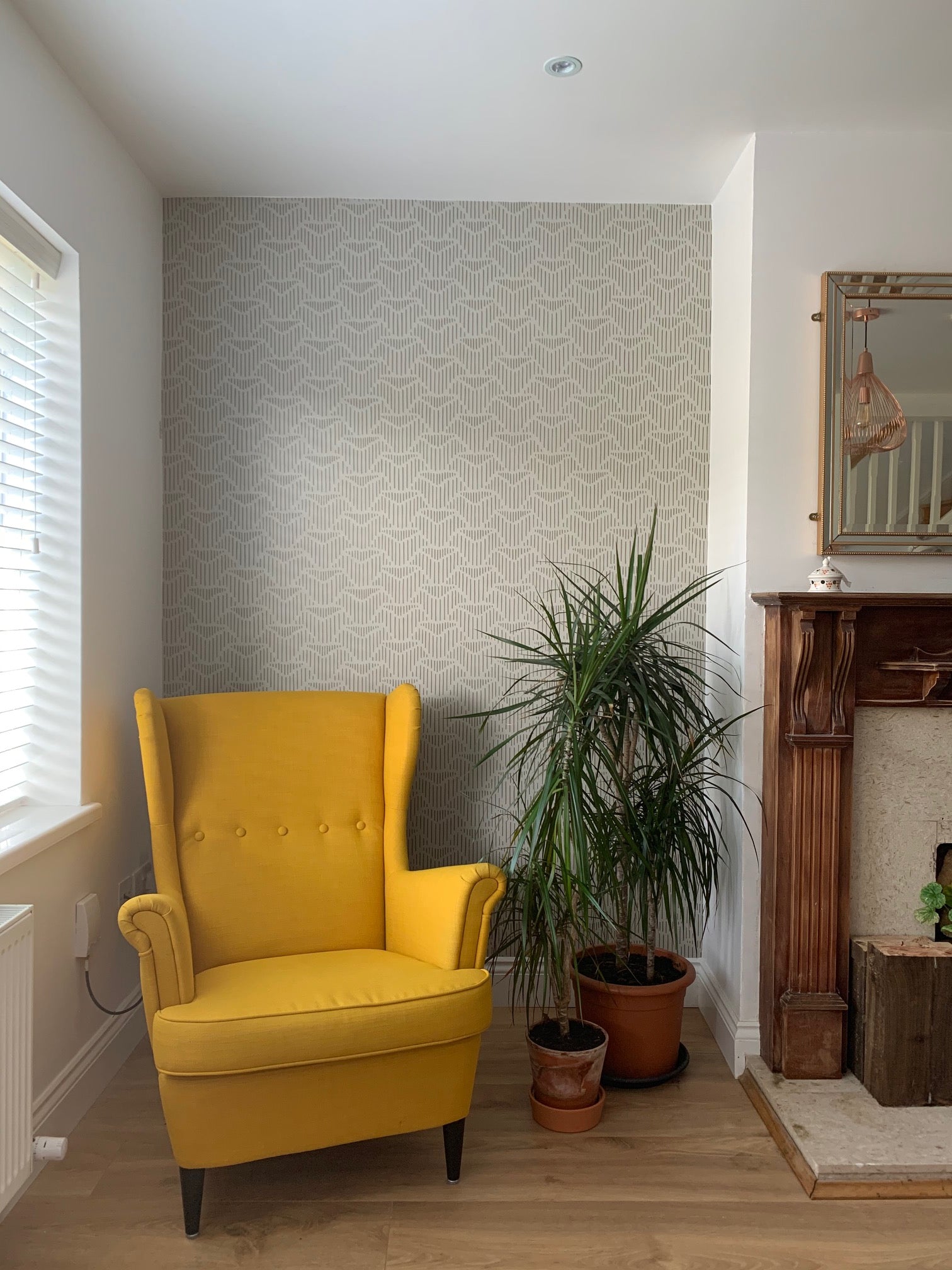 Palma (Sand) wallpaper | Before and After | Hygge & West