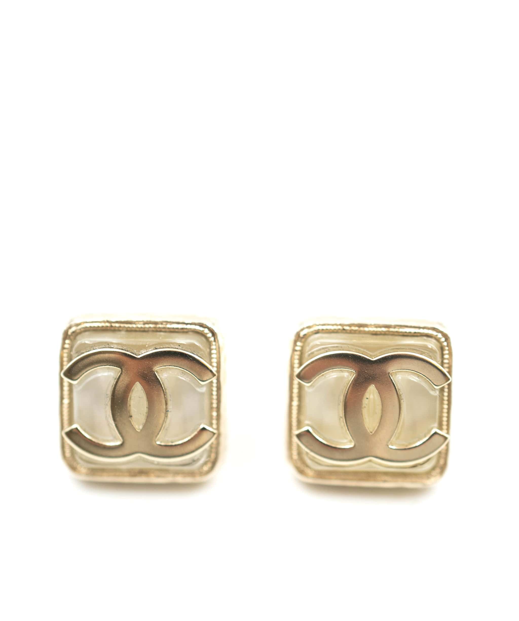 Square earrings – LuxuryPromise
