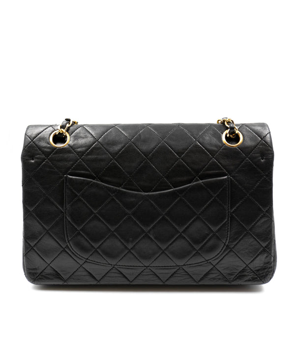 Chanel Chanel 10" Classic Flap bag with GHW - AWL3565