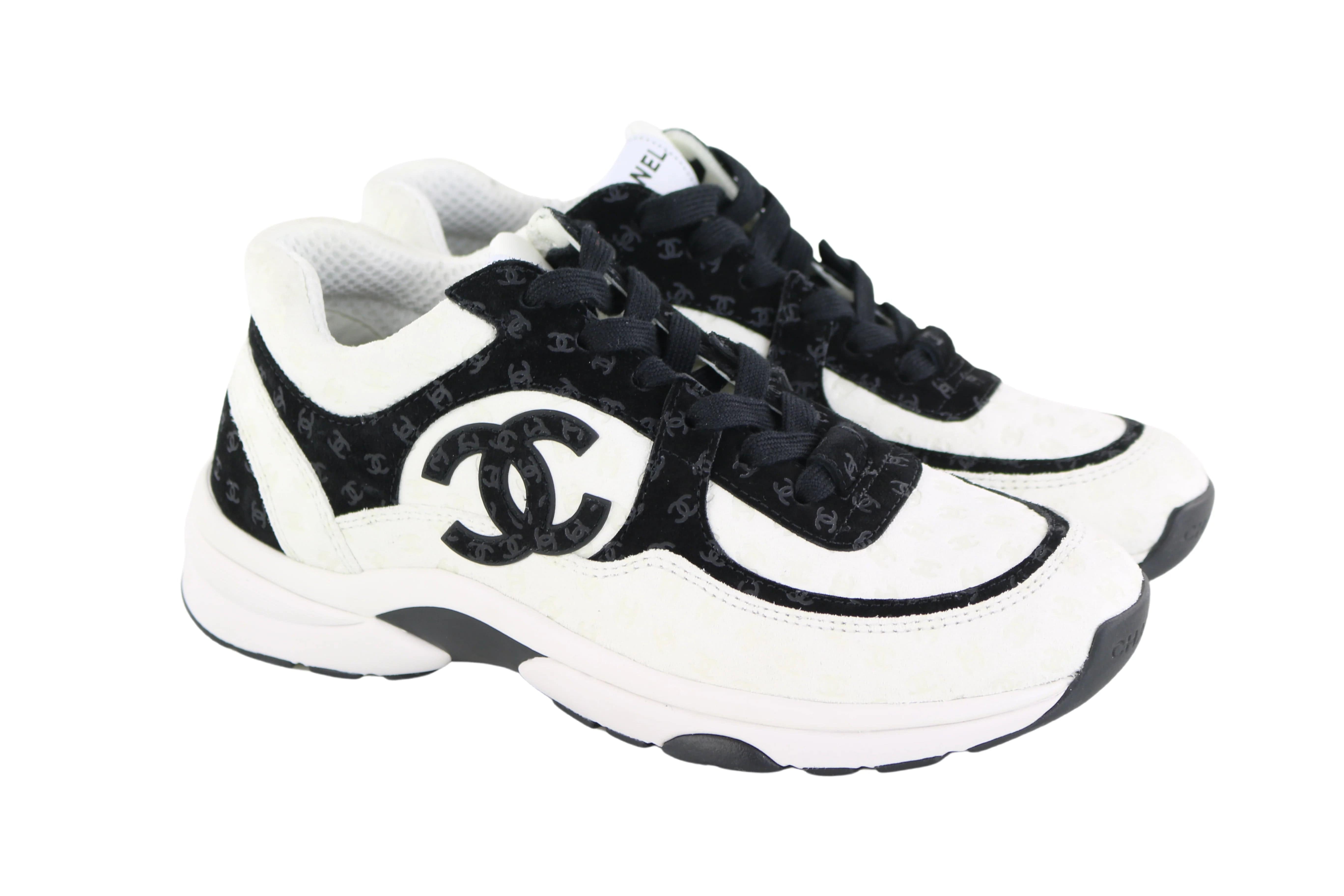 Forbedring forlade Ed Chanel Black White CC Suede Sneakers – LuxuryPromise