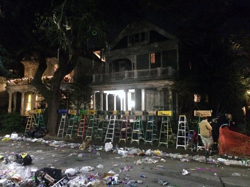 mardi gras trash