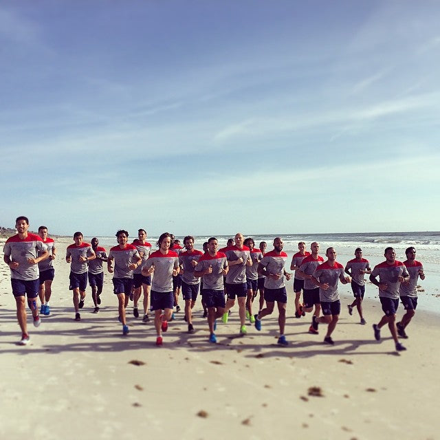 US World Cup team goes for a run on Jacksonville Beach