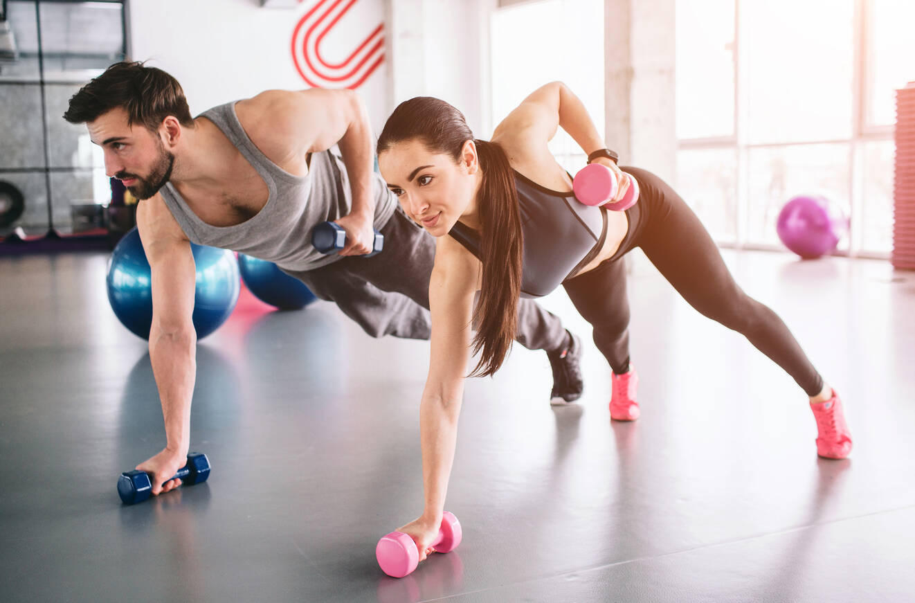 Afm impuls De kamer schoonmaken 11 fitness oefeningen voor een duo workout