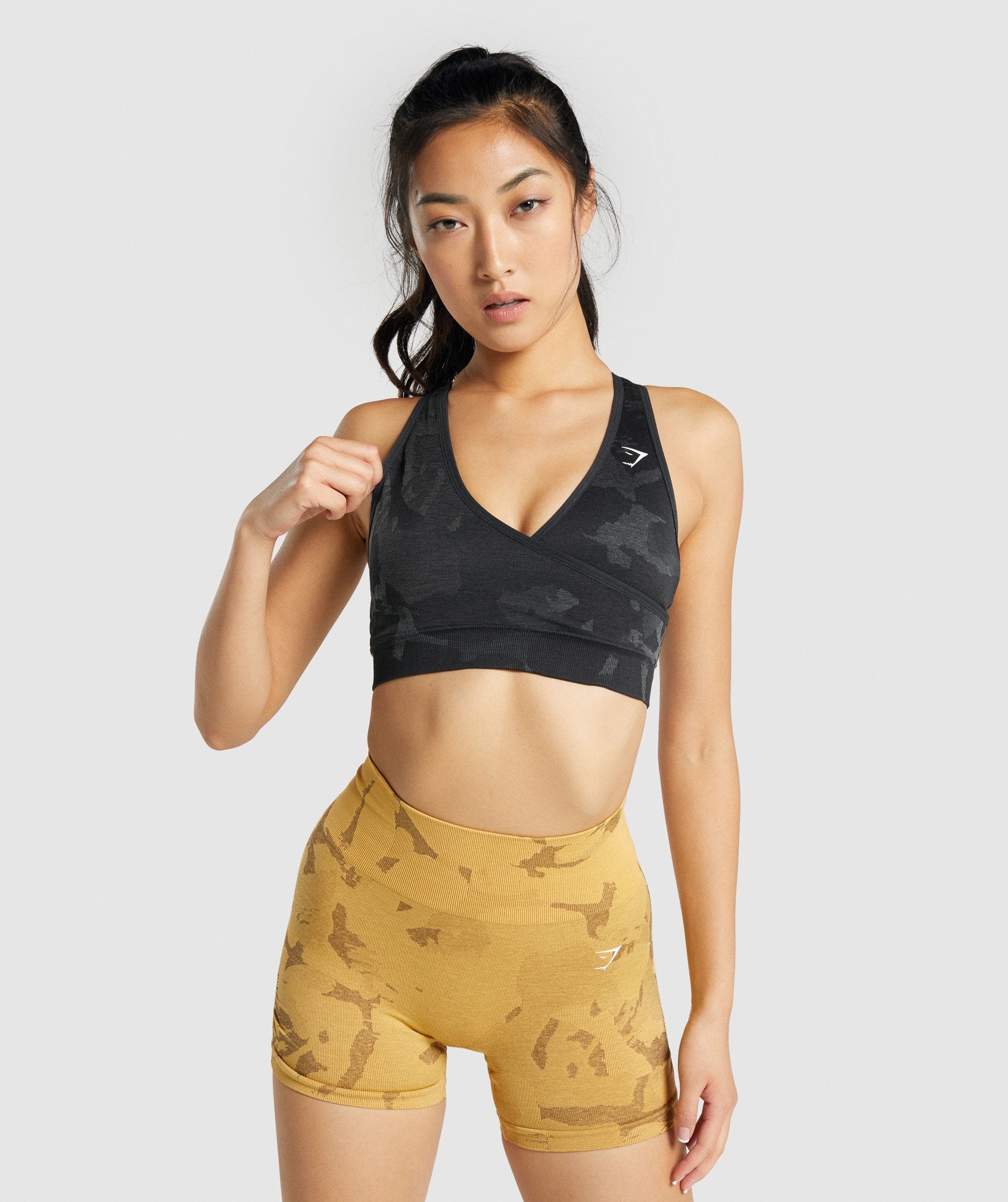 Gymshark Adapt Camo Seamless Sports Bra - Moss Olive/Core Olive