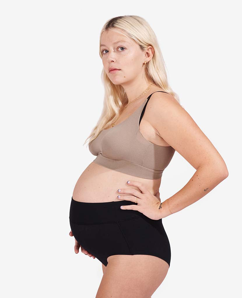 Super soft and stretchy, this is the perfect set to take you through pregnancy, postpartum, and beyond.