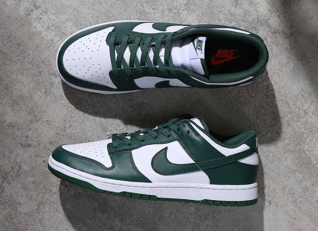 nike sb dunk low varsity green