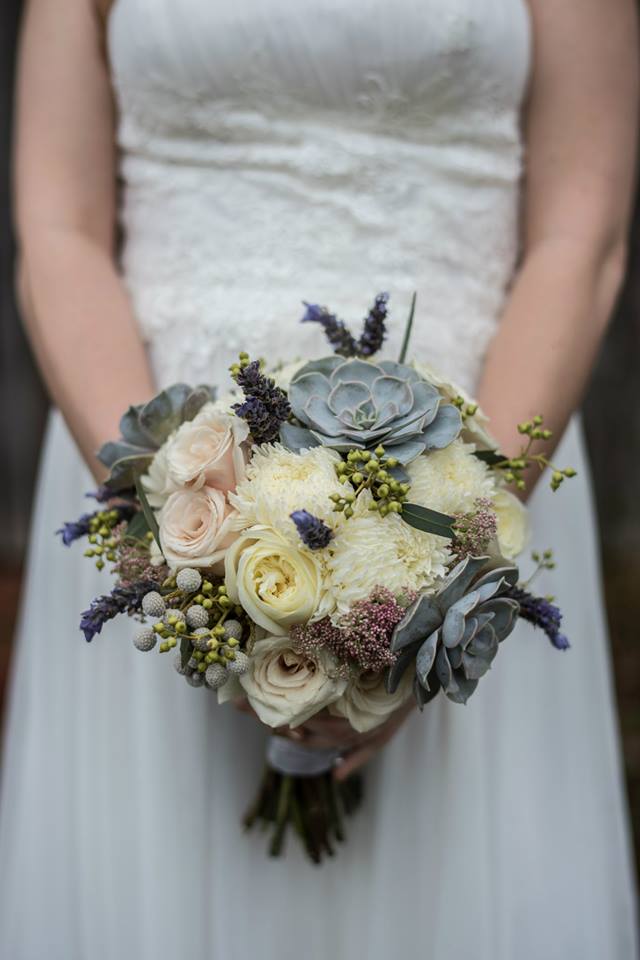 Bridal bouquet with touches of pale pink and succulents | Sam Spencer Imaging