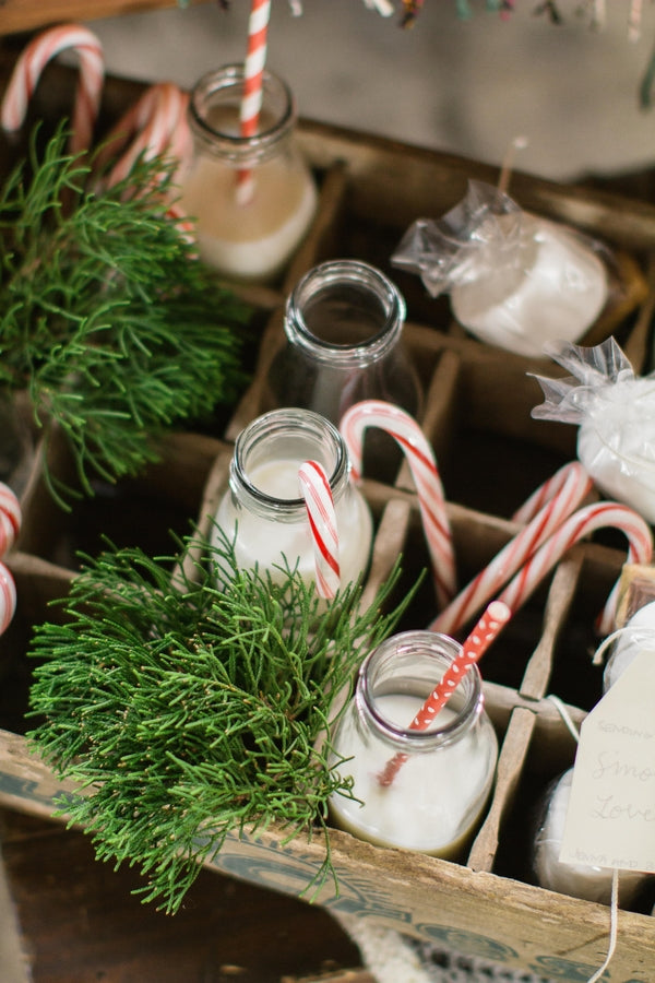 Marianne Lucille Photography |Winter Wedding Ideas | Vintage Milk Jars | S'Mores Favors | Wedding Pie | Salted Caramel Popcorn Favors | Kate Aspen Blog | Roundhouse Railroad Museum | Savannah Georgia