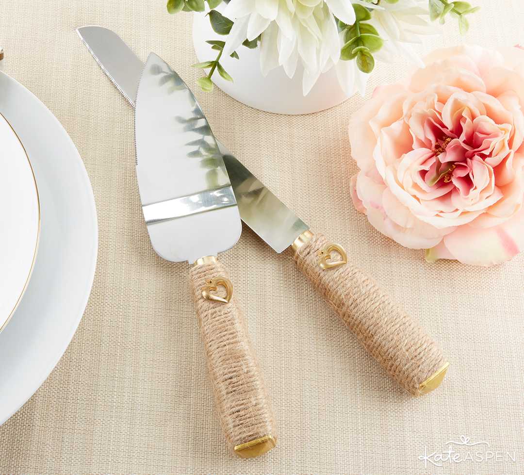 Wedding Knife & Cake Server Set | Must-Have Decor to Match Your Living Coral Wedding | Kate Aspen
