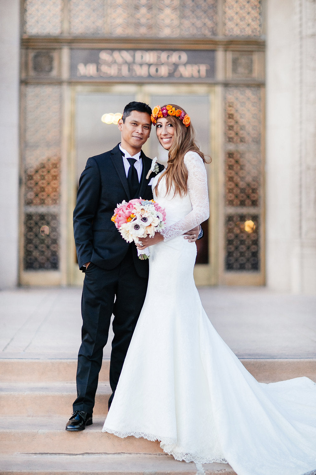 Bride and Groom portraits at the San Diego Museum of Art | Photos by Petula Pea Photography
