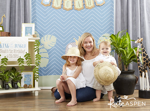 King of the Jungle Themed Birthday Party | Kate Aspen Blog | Jungle themed photo booth | photobooth backdrop 