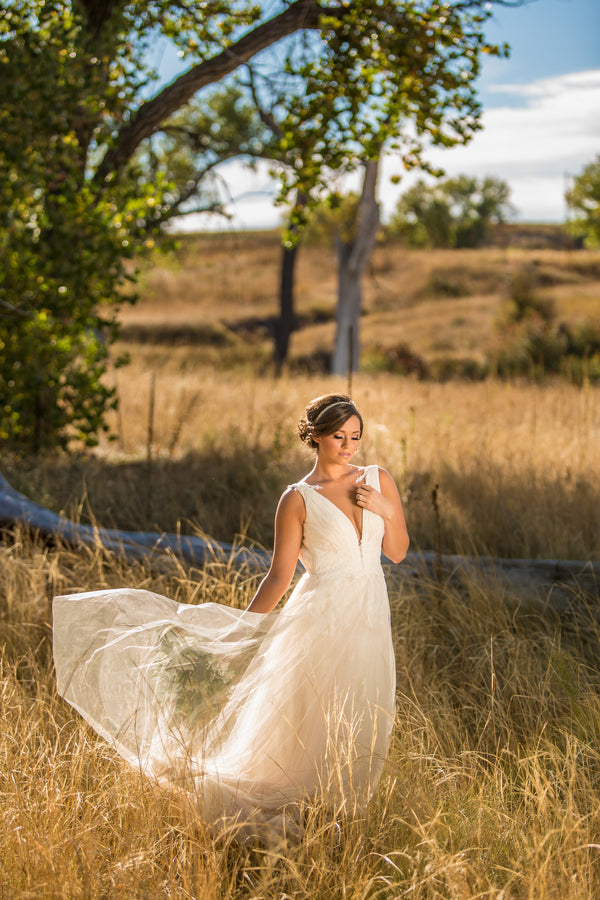 Beautiful Wedding Gown | Al Fresco Vintage Wedding Shoot | Aldabella Photography