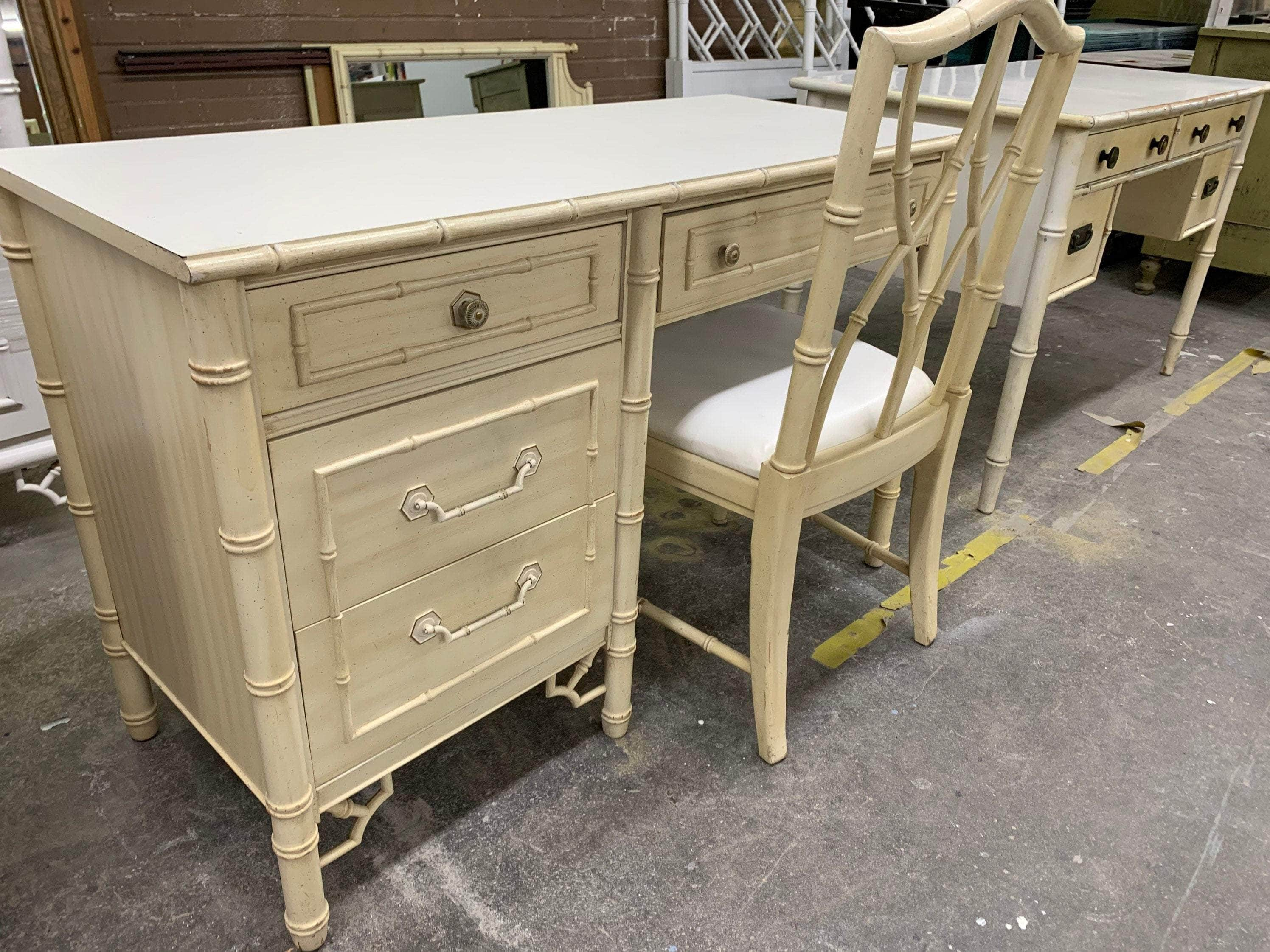 vintage thomasville desk