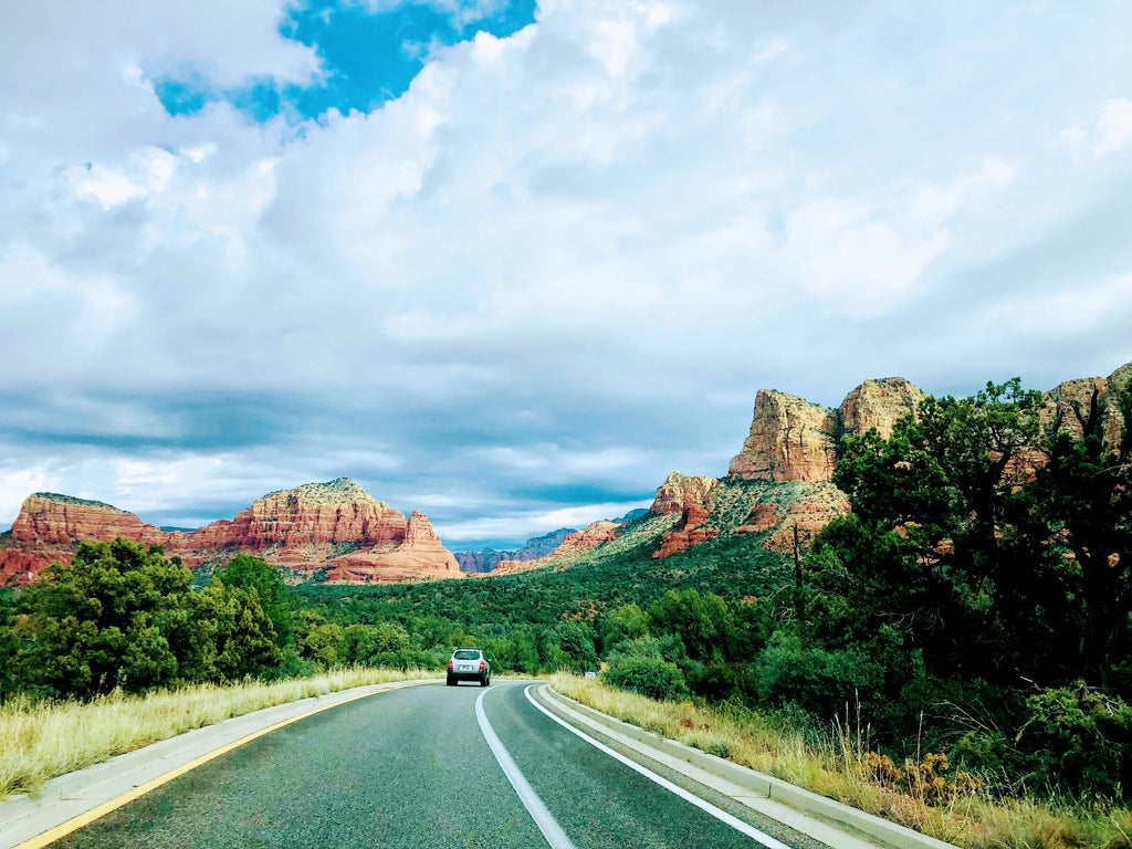 Sedona Arizona scenic drive along the red rocks