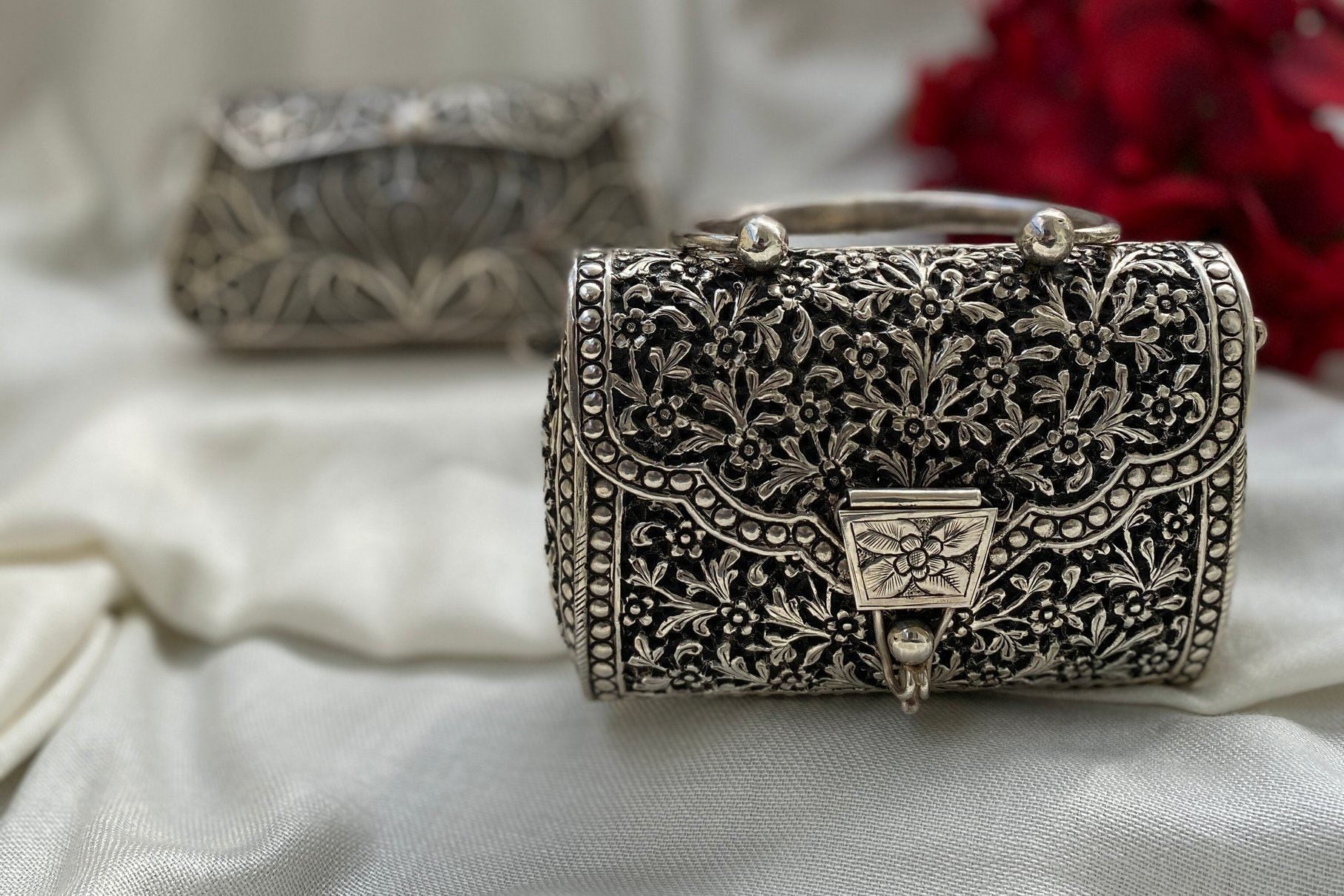 buy silver clutches online