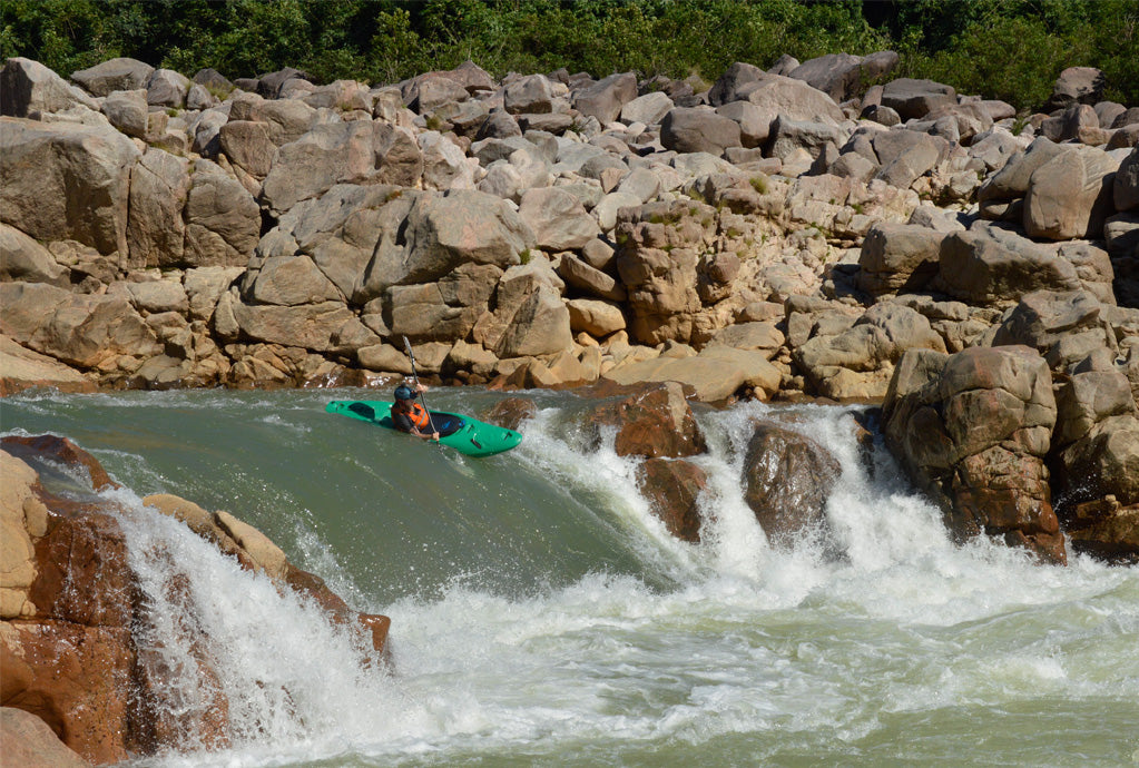 Casual rapid on the Kynshi, Meghalaya