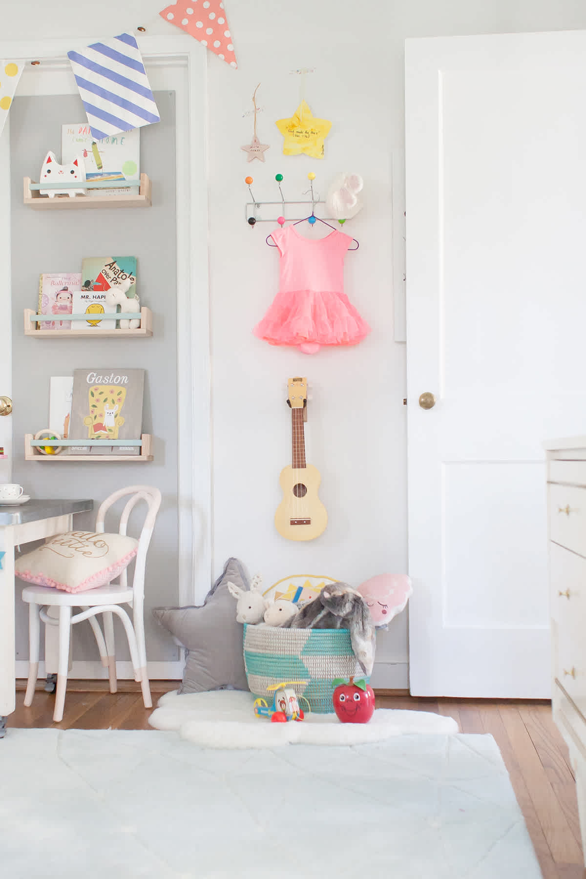 ikea-spice-rack-shelves-ideas-nursery-kids-bedroom-playroom-dyi-hack