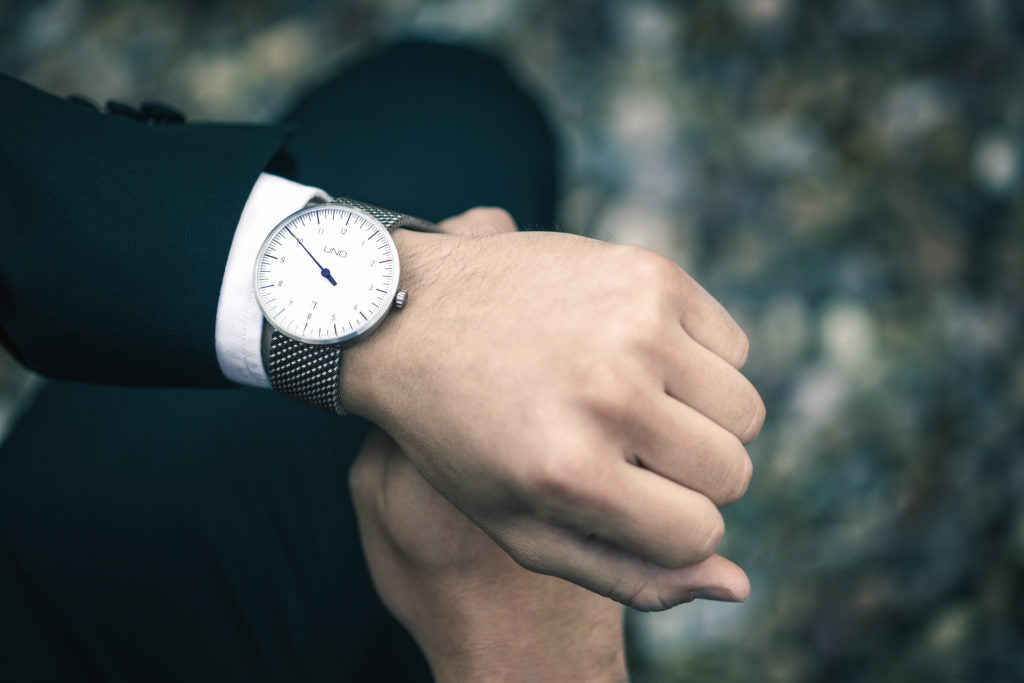 Wristshot von Einzeigeruhr