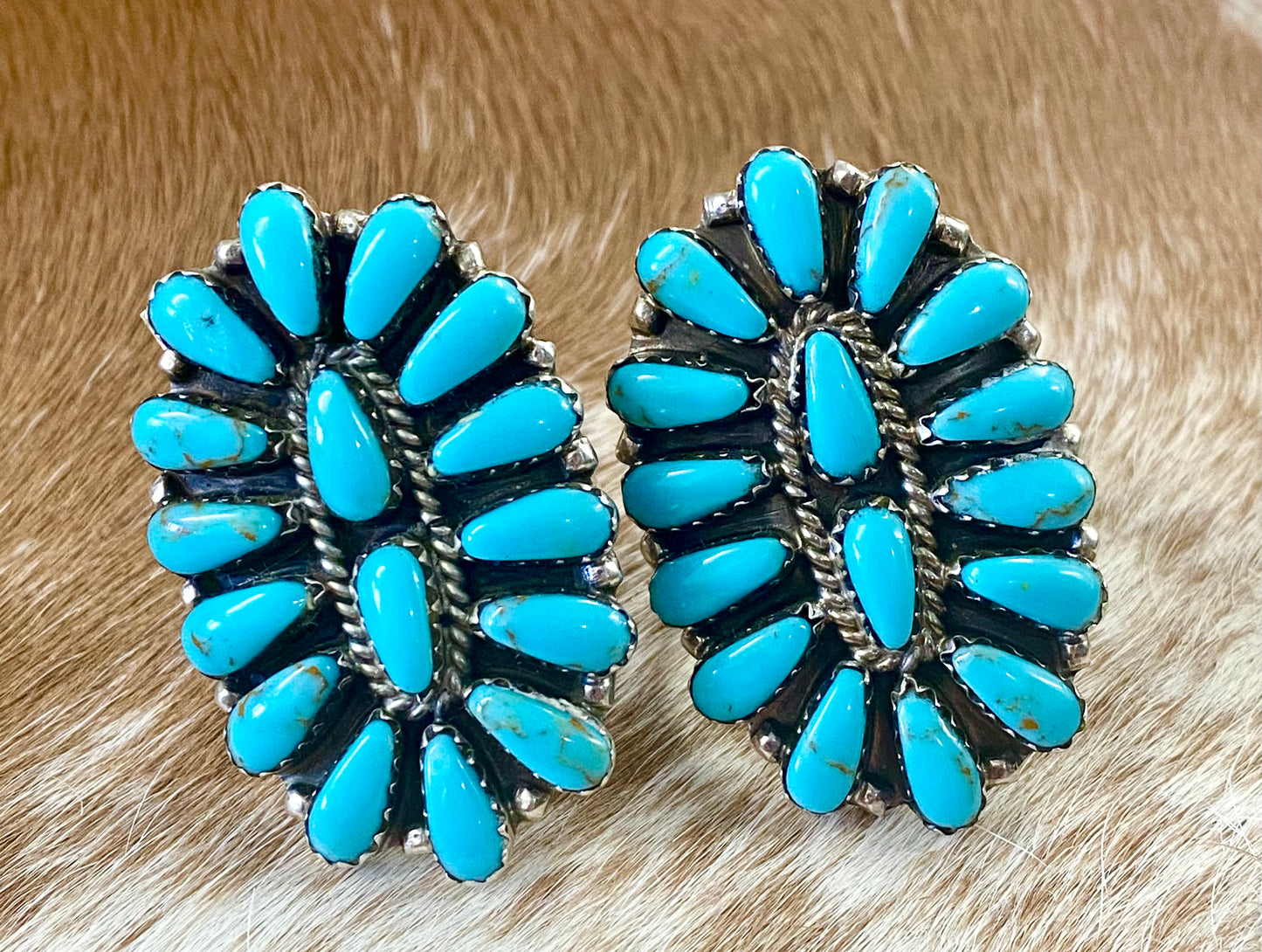 Turquoise traditional cluster sterling silver ring. Stamped sterling and signed “RW” on the back by artist silversmith. This piece is beautiful and will make a gentle statement with any outfit. Sizes 6.5 & 7 available. | Native American Made Turquoise Ring, Women's Boho Turquoise Jewelry Boutique, NFR Jewelry