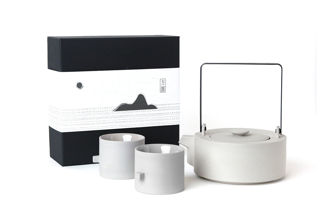 Chuntso Liu’s Round Square Teaware Set