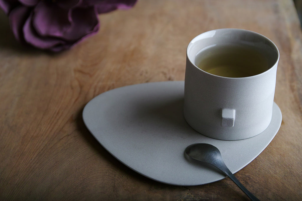 Chuntso Liu’s Round Square Teaware Set