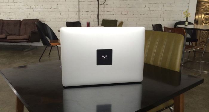 macbook with cat tabtag