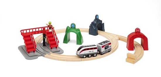 brio smart engine set with action tunnels