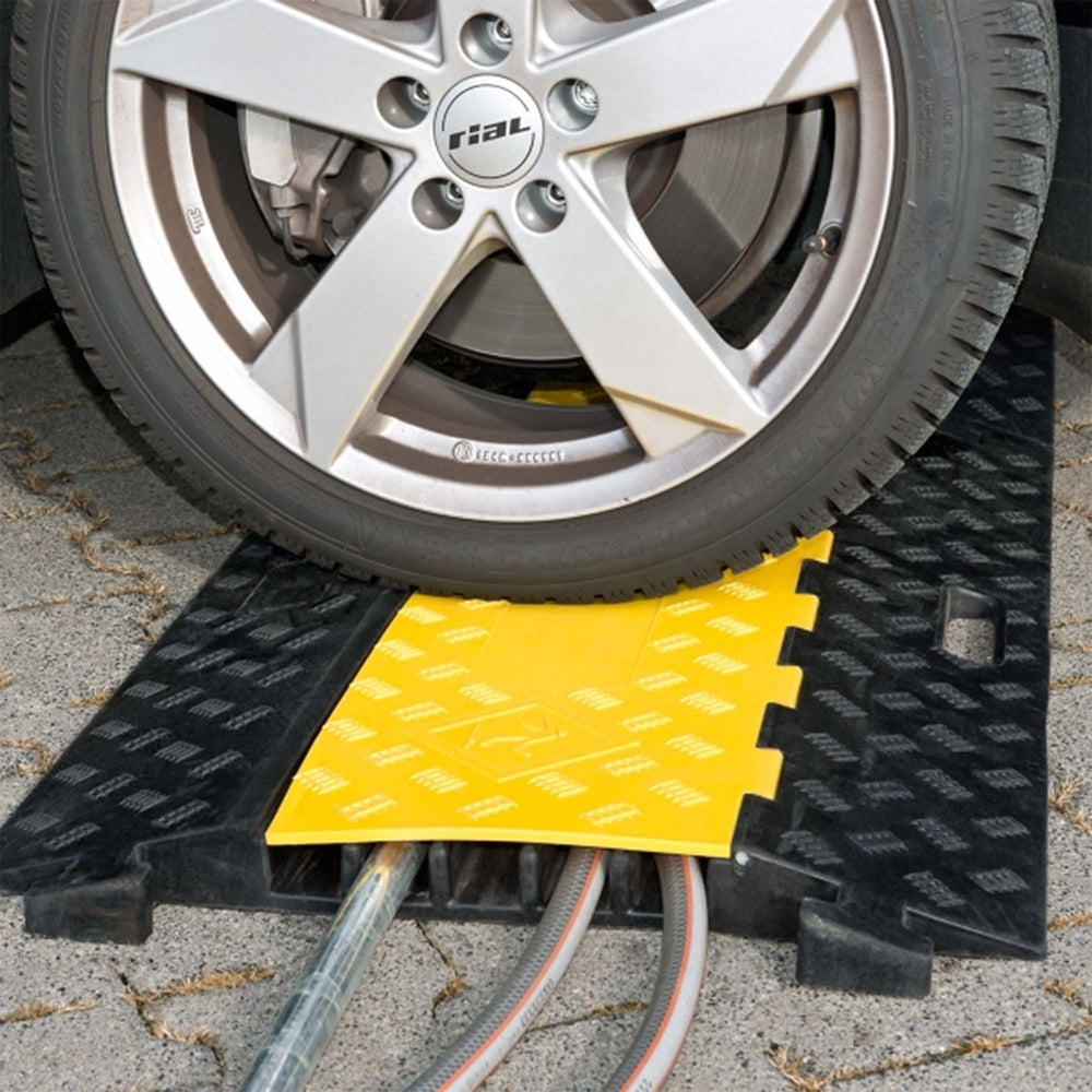 5-channel-Cable-protection-hose-ramp-channel-yellow-and-black-heavy-duty-outdoor-rubber-durable-industrial-flexible-roadworks-safety-medium-middle-section-piece