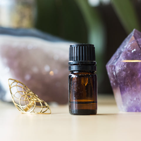 essential oils and crystals 