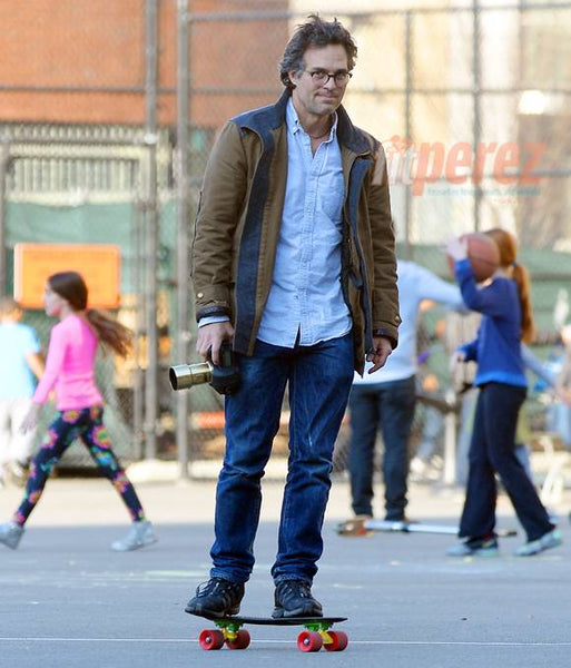 Mark Ruffalo skateboarding