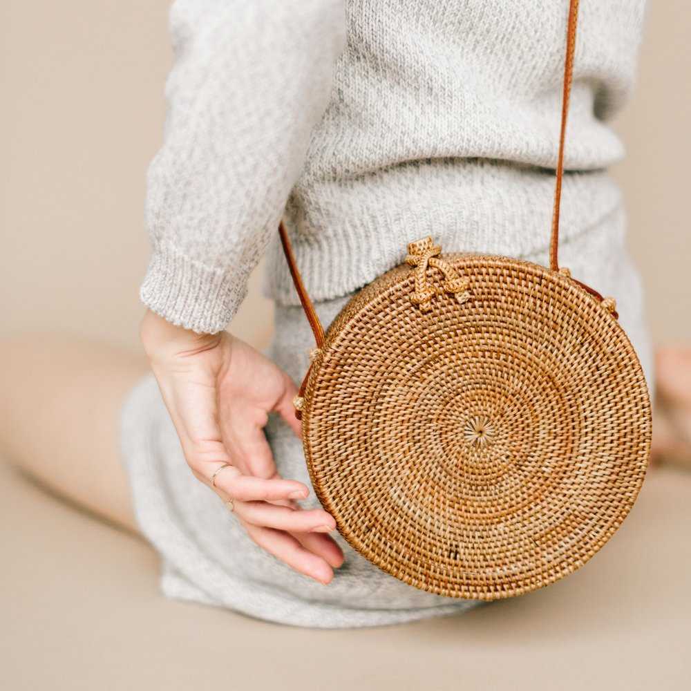 tan round woven purse