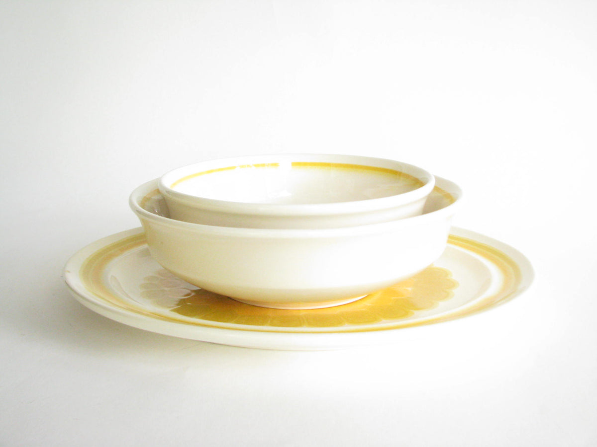 1970s Sunny Yellow Plates by Franciscan Earthenware Sundance Pattern Set of 4 Plates 1 Bowl Diningware 1970s Crockery Yellow Kitchen Decor