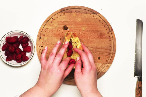 2. stuff panettone with raspberries