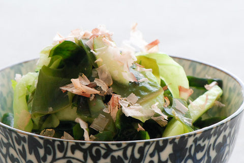 Cucumber wakame salad