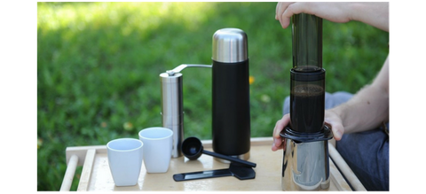 Guide de préparation de café filtre, avec l'Aéropress
