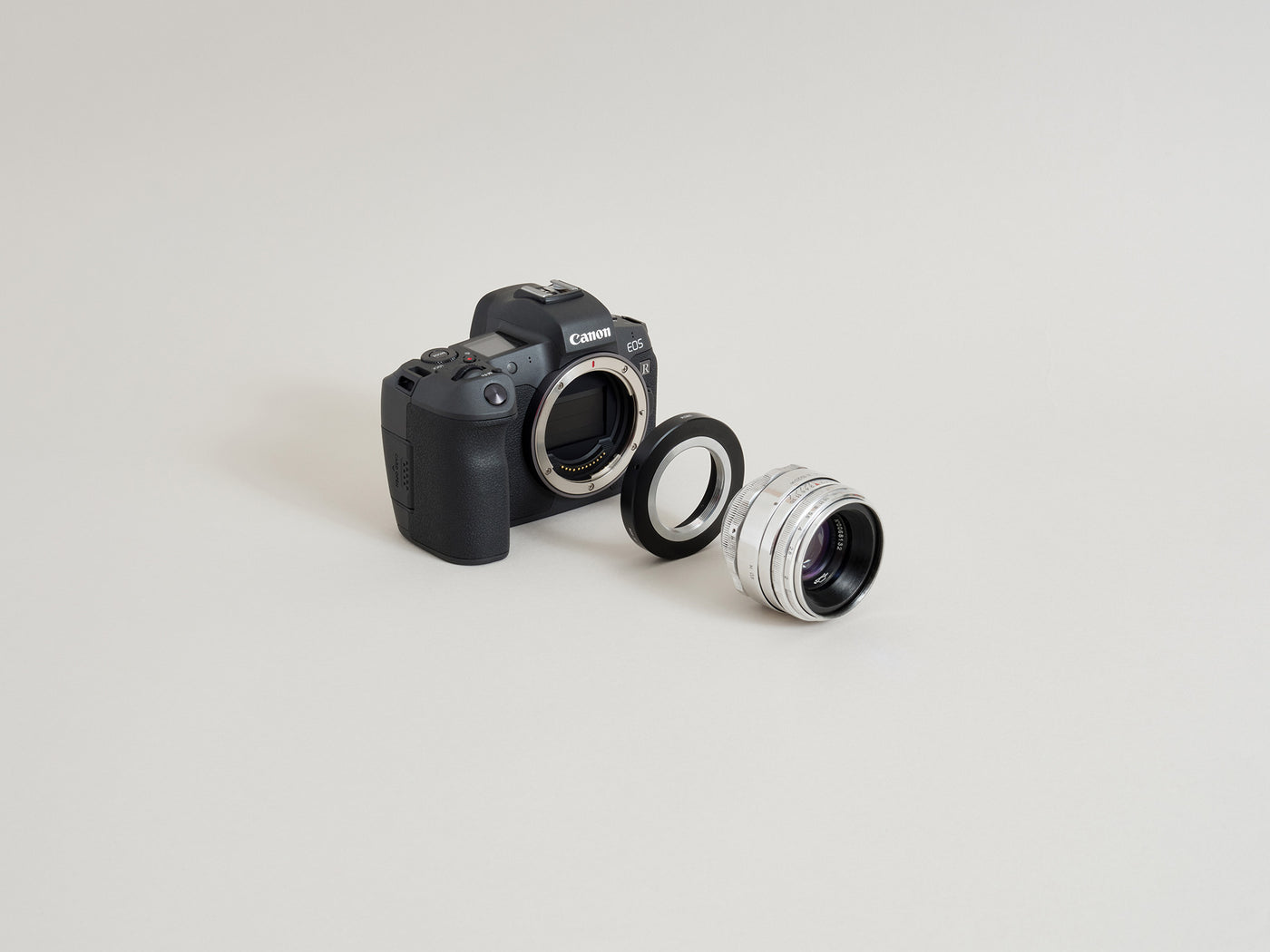 M39 Lens Mount to Canon RF Camera Mount