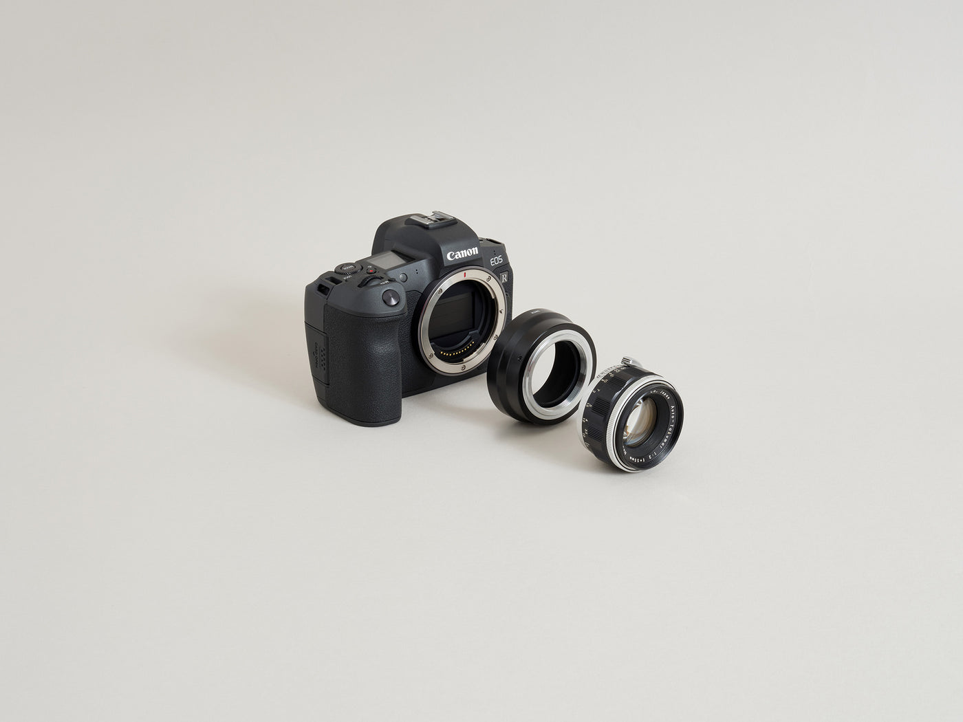 M42 Lens Mount to Canon RF Camera Mount