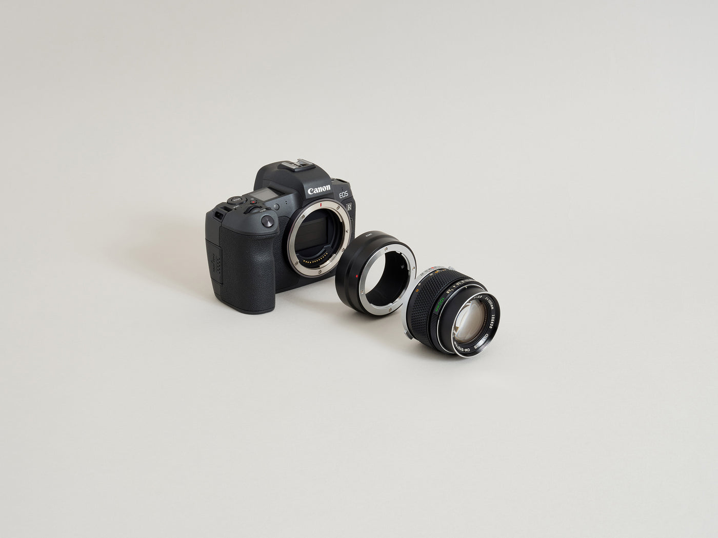 Olympus OM Lens Mount to Canon RF Camera Mount