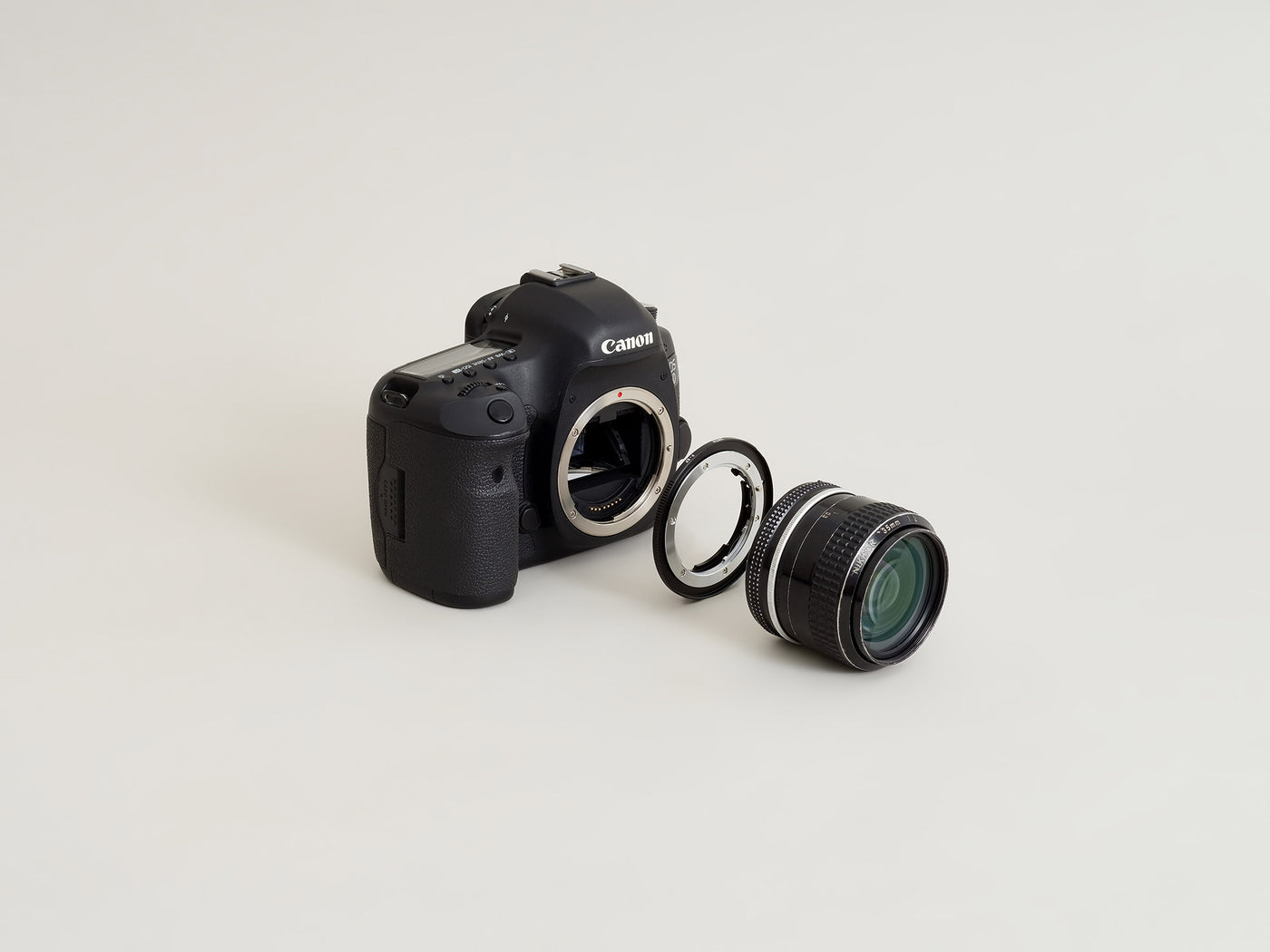 Nikon F Lens Mount to Canon (EF/EF-S) Camera Mount