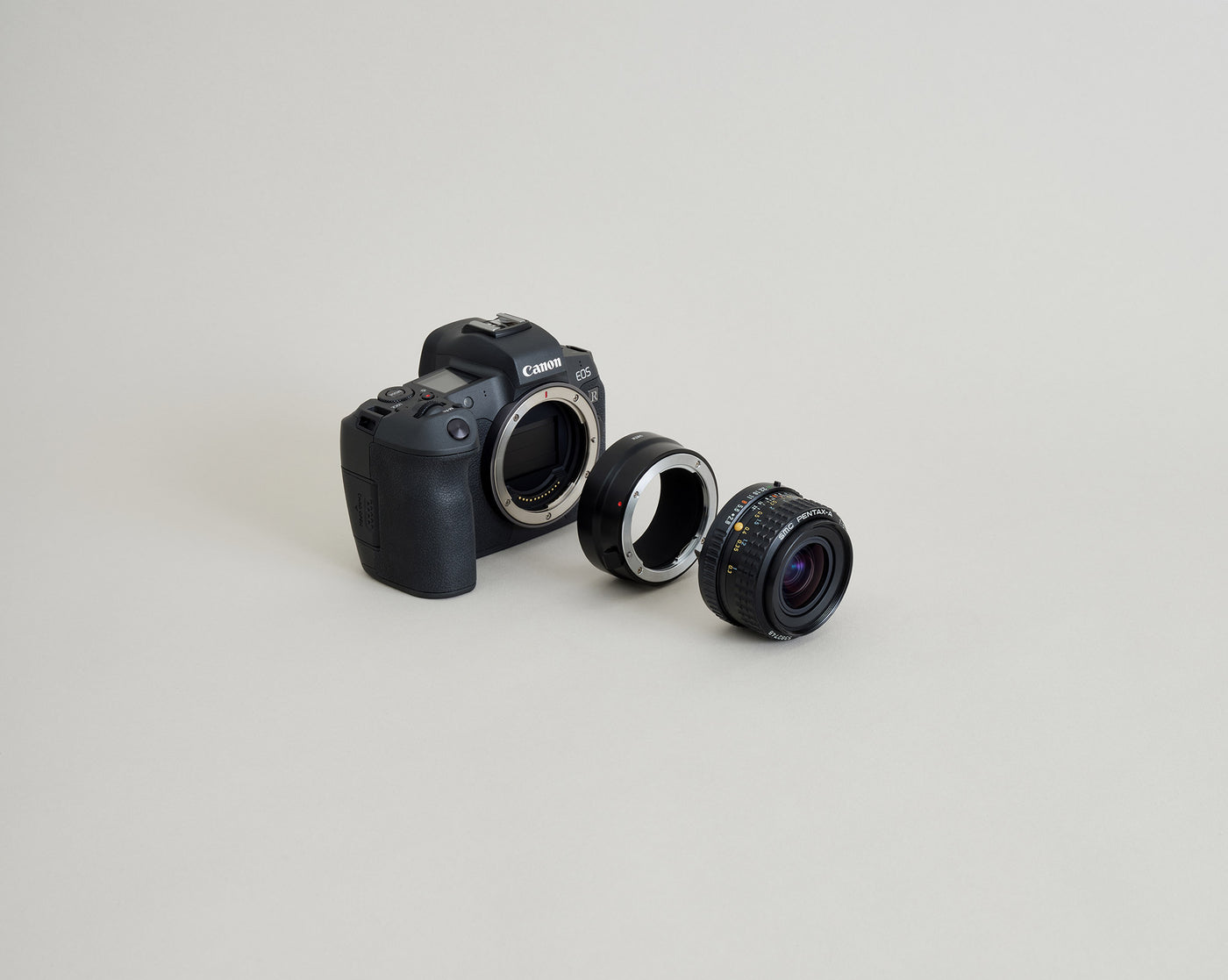 Pentax K Lens Mount to Canon RF Camera Mount
