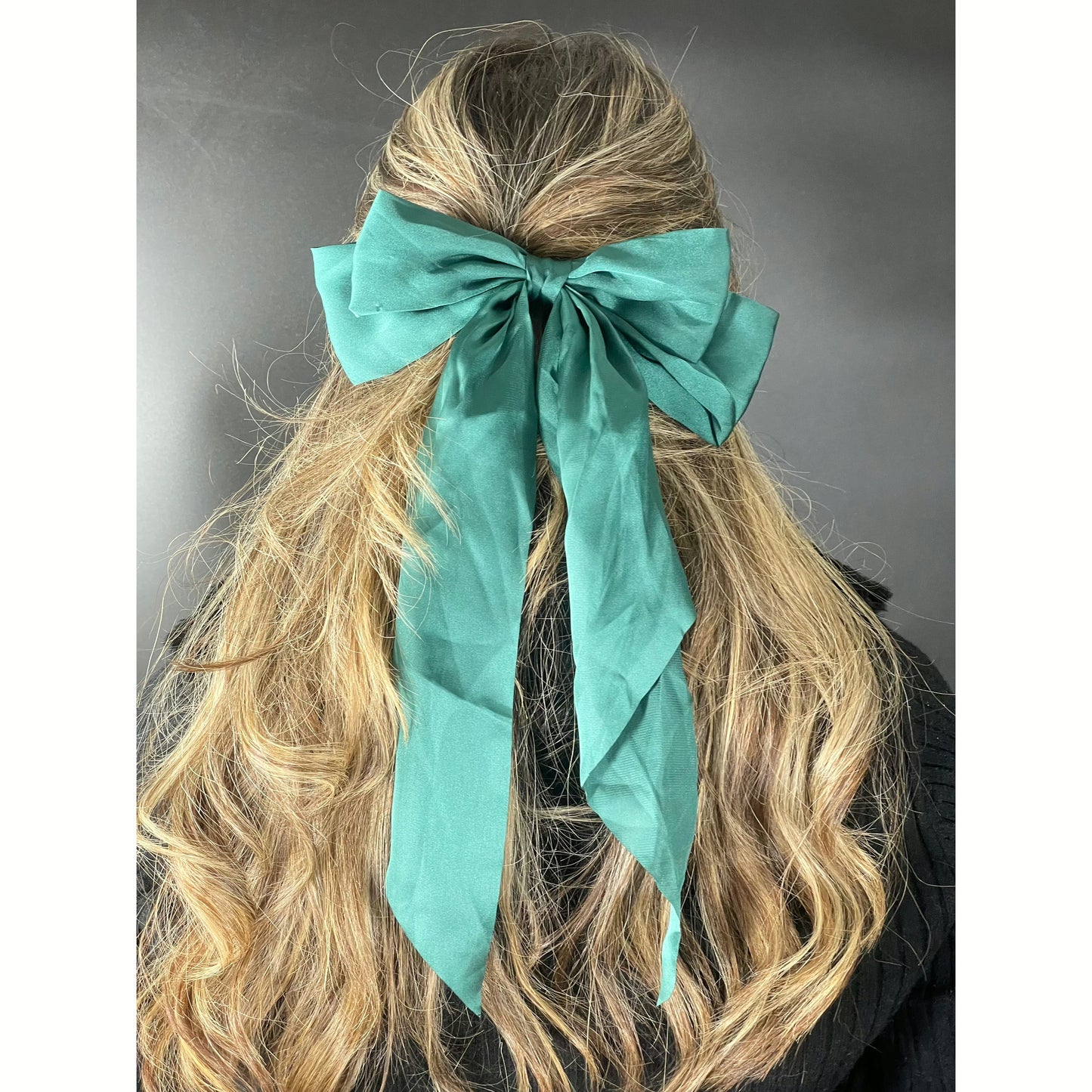 Emerald bow